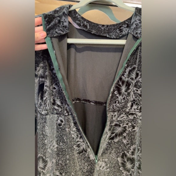 Velvet Leaf Dress - Picture 3 of 3